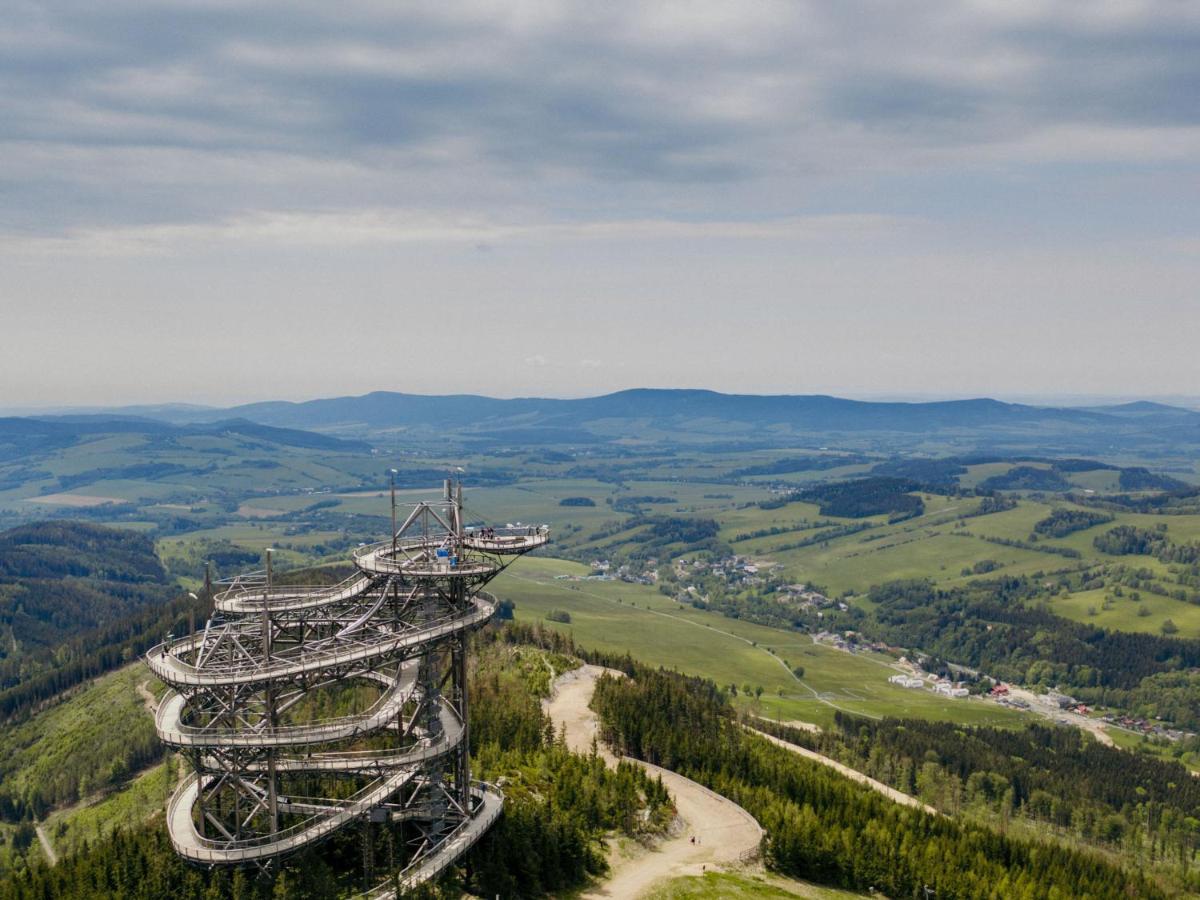 Hotel Treehous Sneznik S Wellness Dolna Morawa Zewnętrze zdjęcie